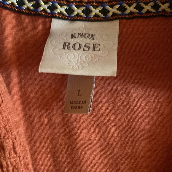 Lot of 4 women’s tops size large. - Picture 3 of 11